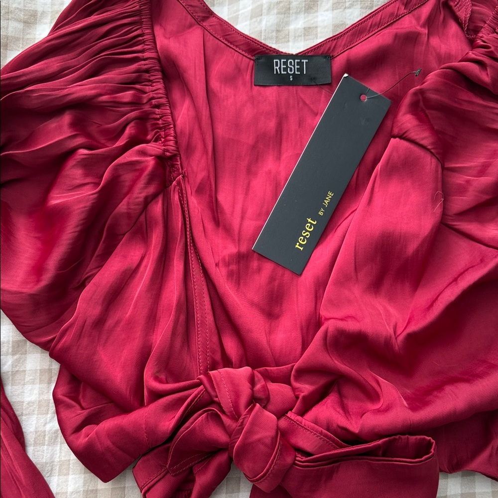 NWT reset by Jane satin  Red Tie-Front Top - Picture 2 of 2